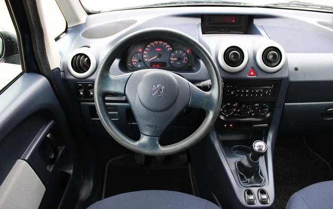 Peugeot 1007 cena 9900 przebieg: 123000, rok produkcji 2006 z Jędrzejów małe 407